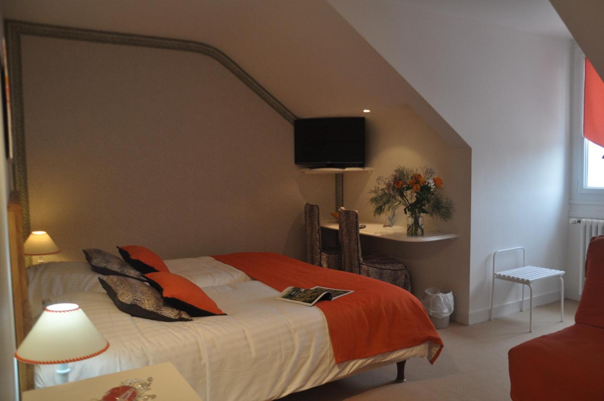 Logis Auberge Du Centre Chitenay 외부 사진